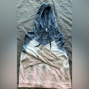 #53 Blue, White & Pink Fleece Lined Hoodie Size M